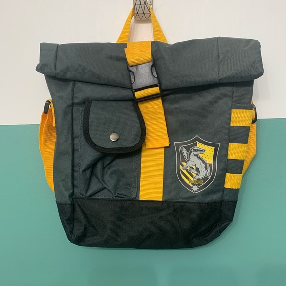 Loot Crate Handbags - Harry Potter Loot Crate Hufflepuff Cross Body Satchel NWT